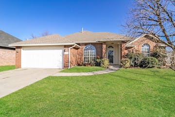 1213 Dustin Dr Norman, OK 73071